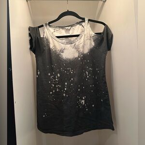 Cute shoulder cut out tie